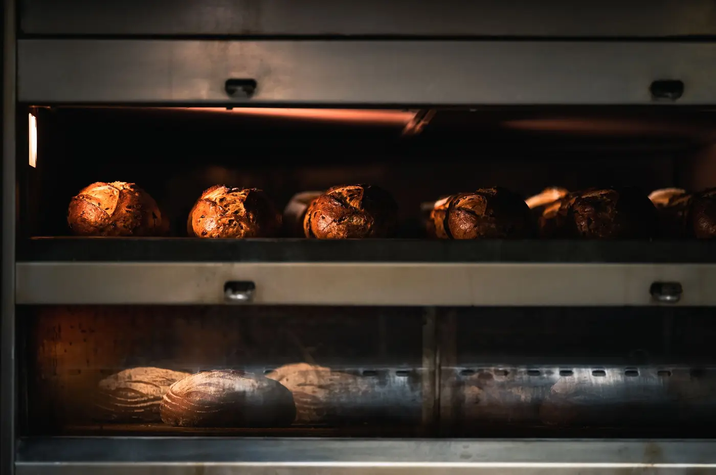 Pão a cozer no forno